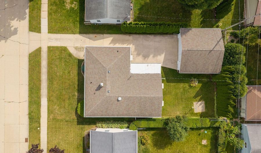 819 S JOSEPH St, Appleton, WI 54915 - 3 Beds, 2 Bath
