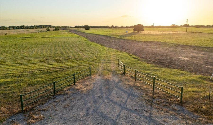 300 County Road 1475, Alvord, TX 76225 - 0 Beds, 0 Bath