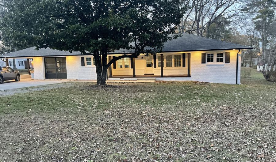 1104 W Church St, Booneville, MS 38829 - 3 Beds, 2 Bath