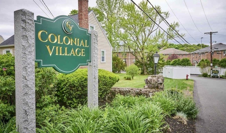 3 Colonial Village Dr 10, Arlington, MA 02476 - 2 Beds, 1 Bath