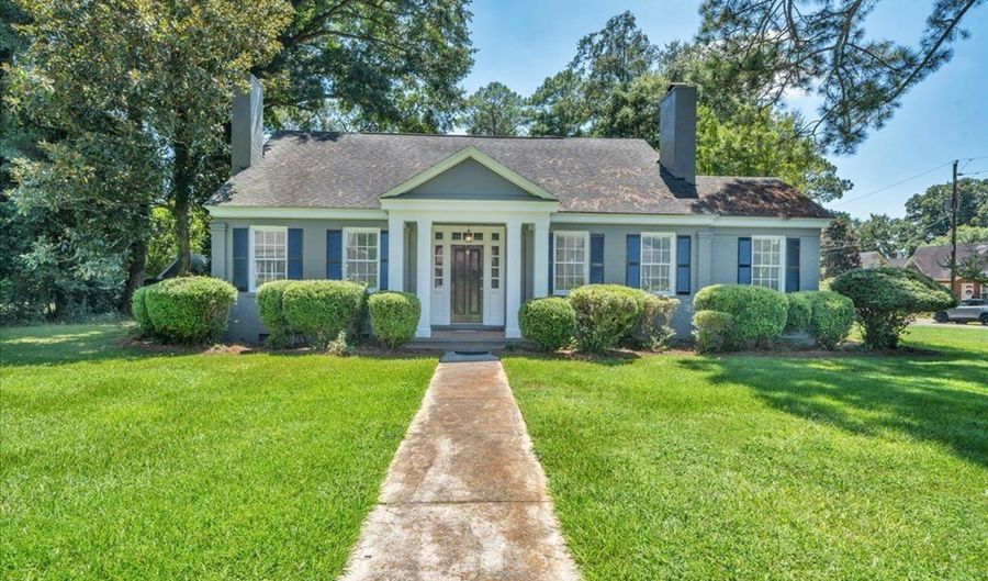 126 Bell St, Americus, GA 31709 - 4 Beds, 3 Bath