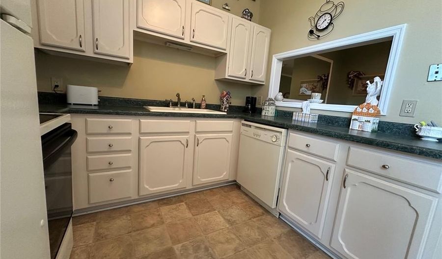 417 Prospect St G, Alton, IL 62002 - 2 Beds, 2 Bath