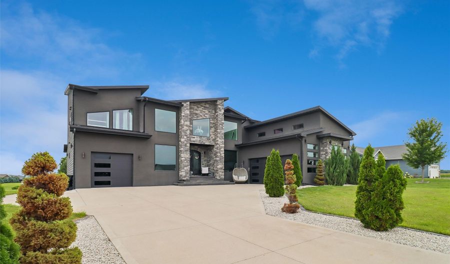 28803 Frost Ln, Adel, IA 50003 - 5 Beds, 4 Bath