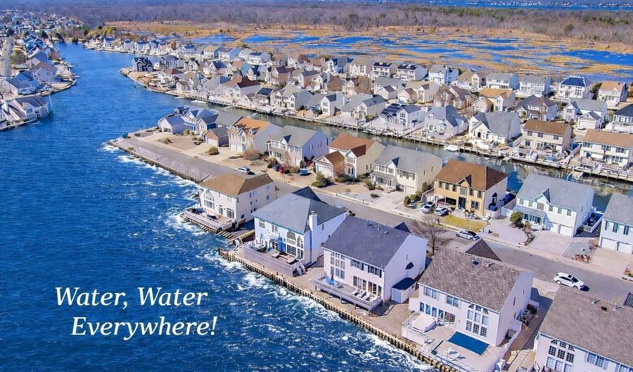 8 Jibsail Dr, Bayville, NJ 08721 - 4 Beds, 3 Bath
