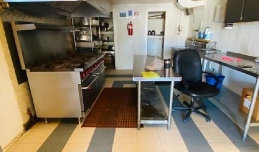 608 2322 Center Iris Street Ave, Carlsbad, NM 88220 - 2 Beds, 3 Bath