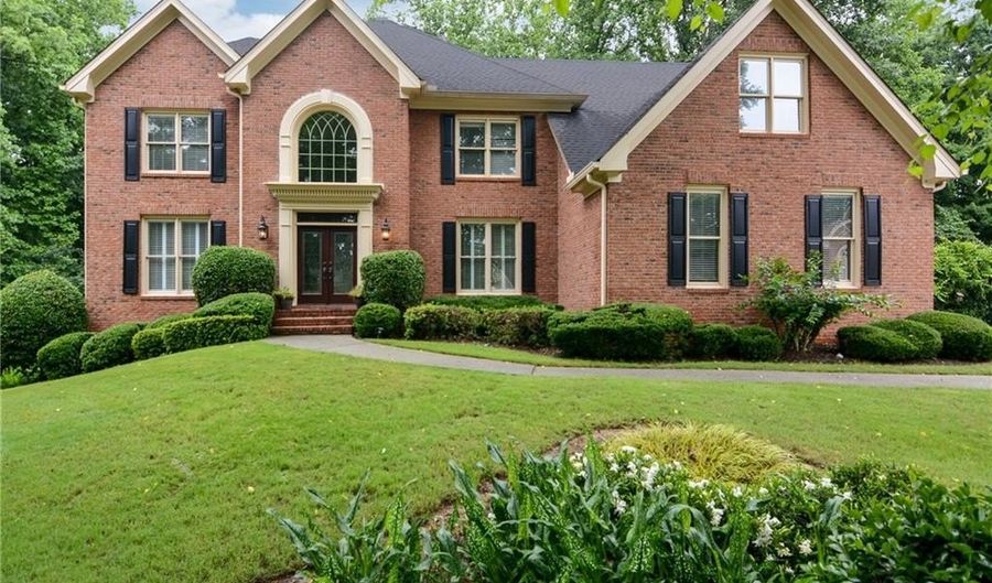 5404 Chaversham Ln, Peachtree Corners, GA 30092 - 6 Beds, 5 Bath