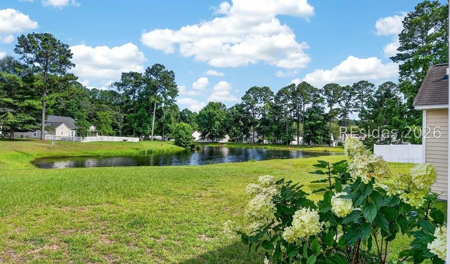 20 Pine Ridge Dr, Bluffton, SC 29910 - 3 Beds, 2 Bath