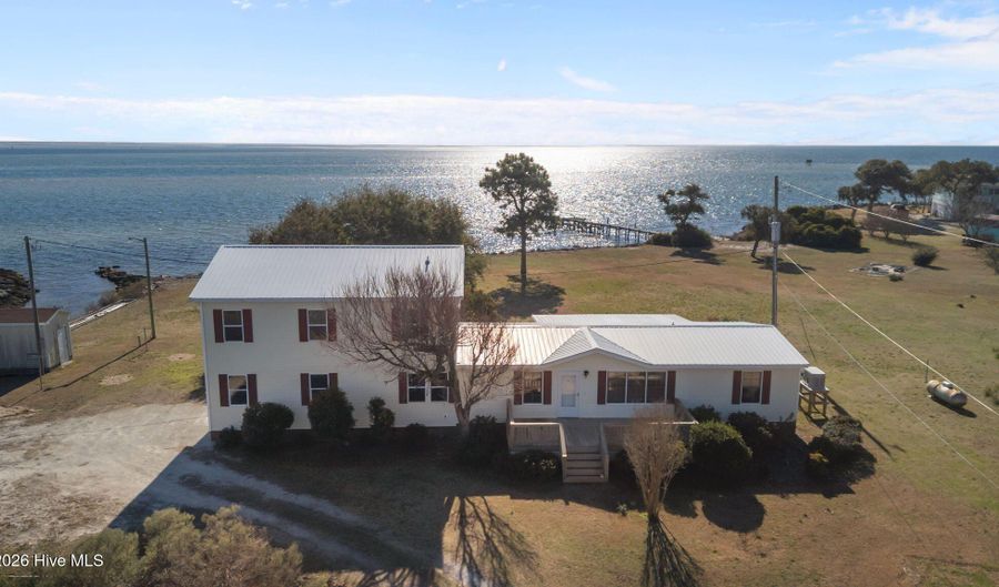 630 Seashore Dr, Atlantic, NC 28511 - 3 Beds, 5 Bath