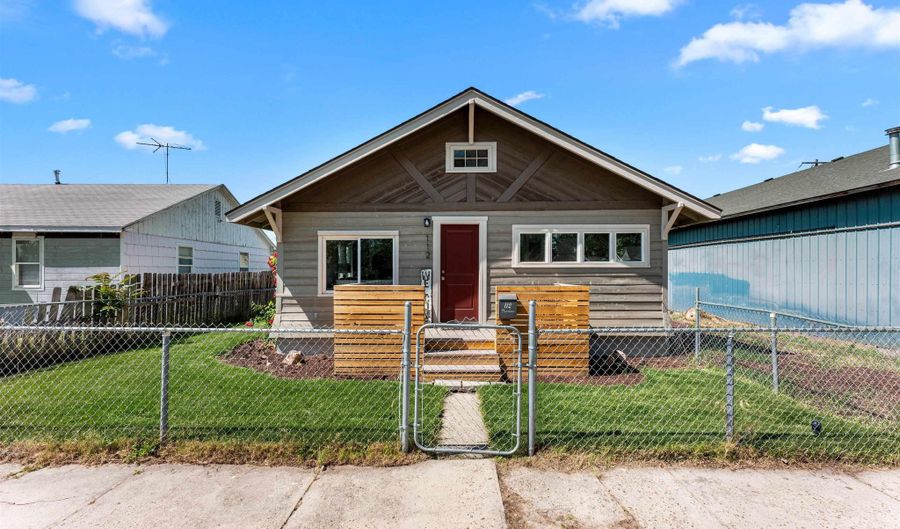 112 Dearborn St, Caldwell, ID 83605 - 3 Beds, 1 Bath