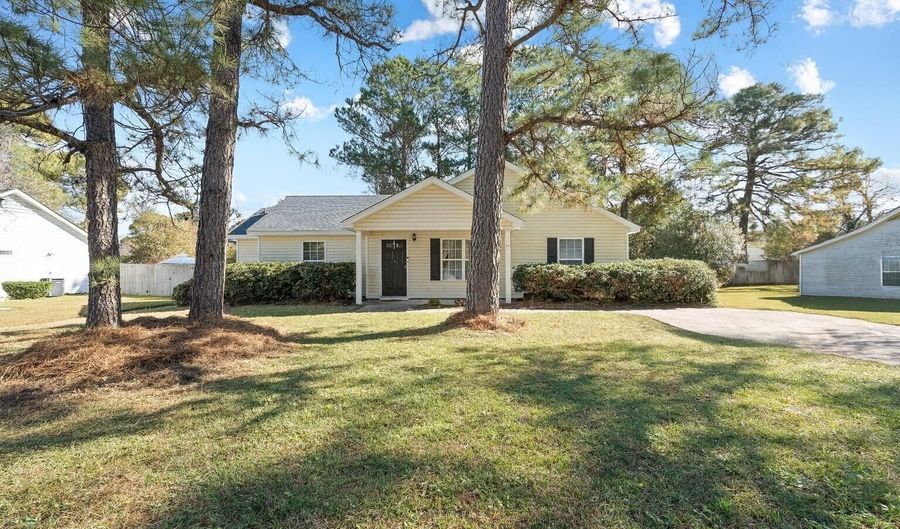 12 Blacksmith Cir, Beaufort, SC 29906 - 3 Beds, 2 Bath