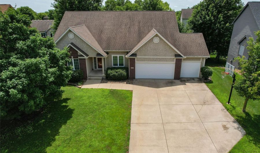 505 NE 21st St, Ankeny, IA 50021 - 5 Beds, 4 Bath