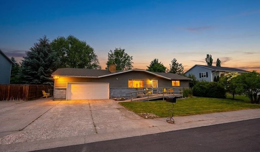 5165 Cole St, Chubbuck, ID 83202 - 5 Beds, 2 Bath