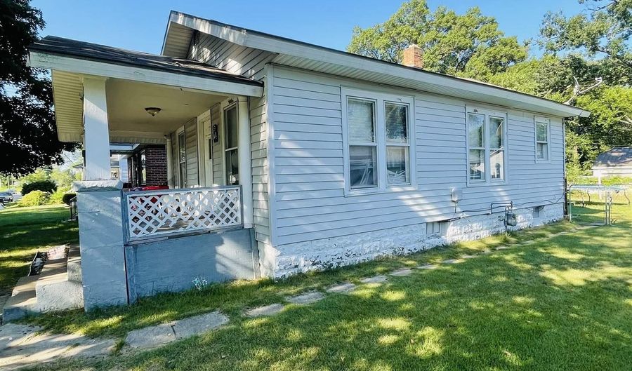 610 S 27th St, South Bend, IN 46615 - 3 Beds, 1 Bath