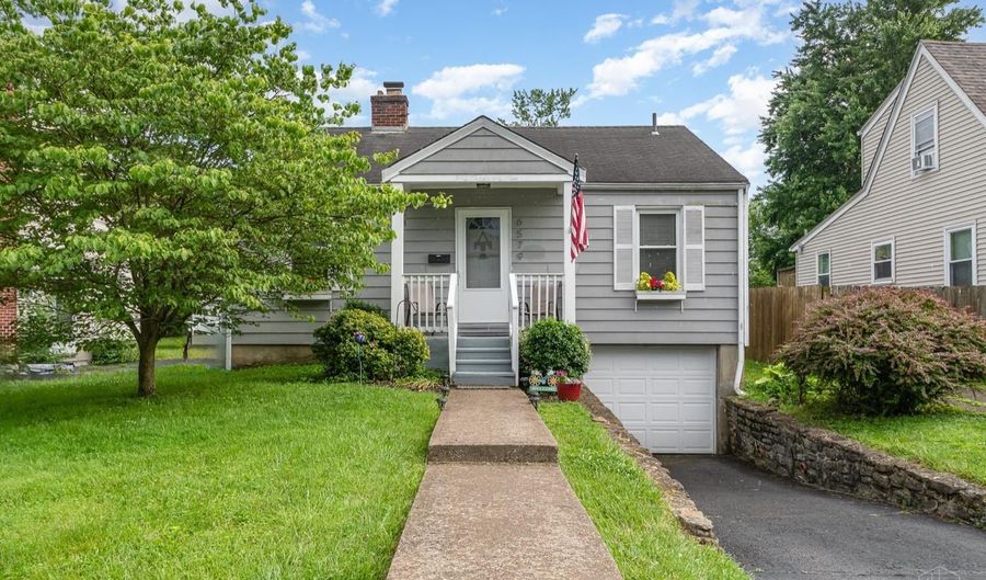 6579 Sherman Ave, Anderson Twp., OH 45230 - 2 Beds, 1 Bath