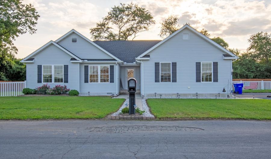 54 MINNER St, Houston, DE 19954 - 3 Beds, 3 Bath