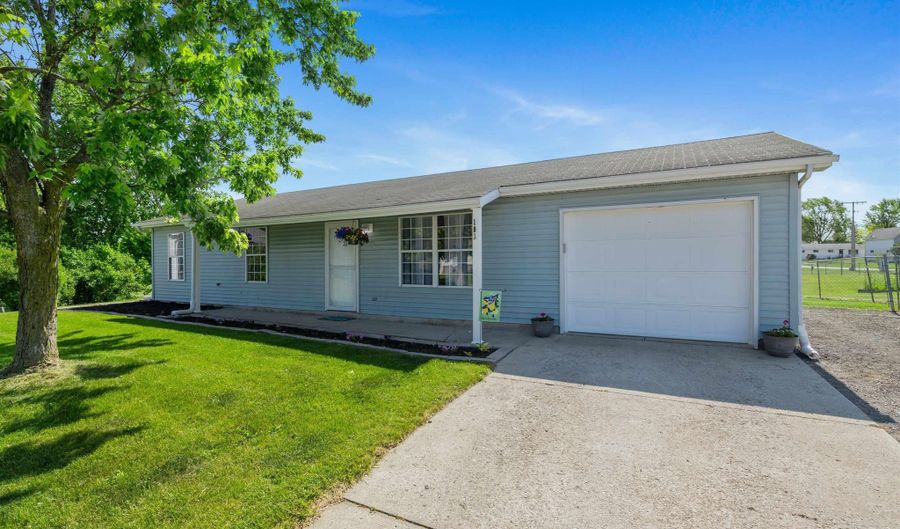 103 Adams Ct, Ashley, IN 46705 - 3 Beds, 1 Bath