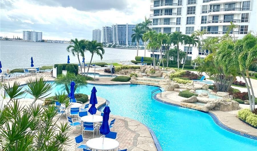 19195 NE 36th Ct 402, Aventura, FL 33180 - 2 Beds, 3 Bath