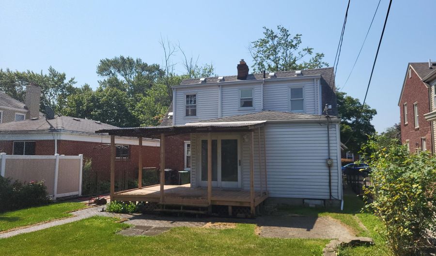 15282 Regina Ave, Allen Park, MI 48101 - 3 Beds, 2 Bath