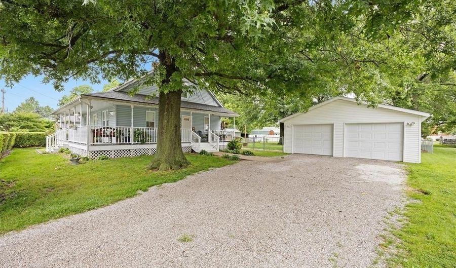 203 N Williams St, Albers, IL 62215 - 4 Beds, 1 Bath