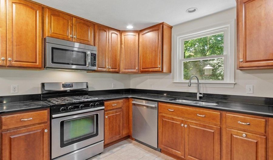21 Cherokee Rd, Acton, MA 01720 - 3 Beds, 2 Bath