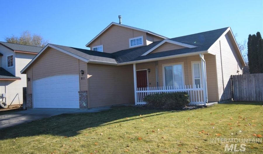 811 W Dewey Ave, Nampa, ID 83686 - 3 Beds, 2 Bath