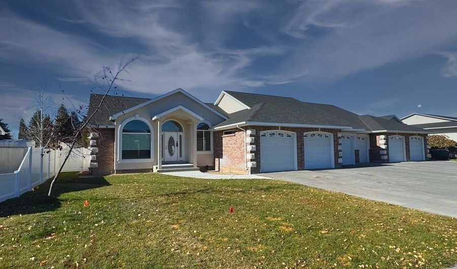 1810 Cabellaro Dr, Ammon, ID 83406 - 6 Beds, 3 Bath