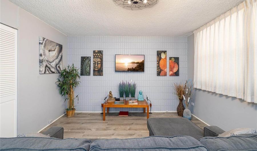 1911 Kalakaua Ave #406, Honolulu, HI 96815 - 1 Beds, 1 Bath