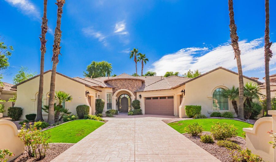 2069 E CEDAR Pl, Chandler, AZ 85249 - 5 Beds, 8 Bath