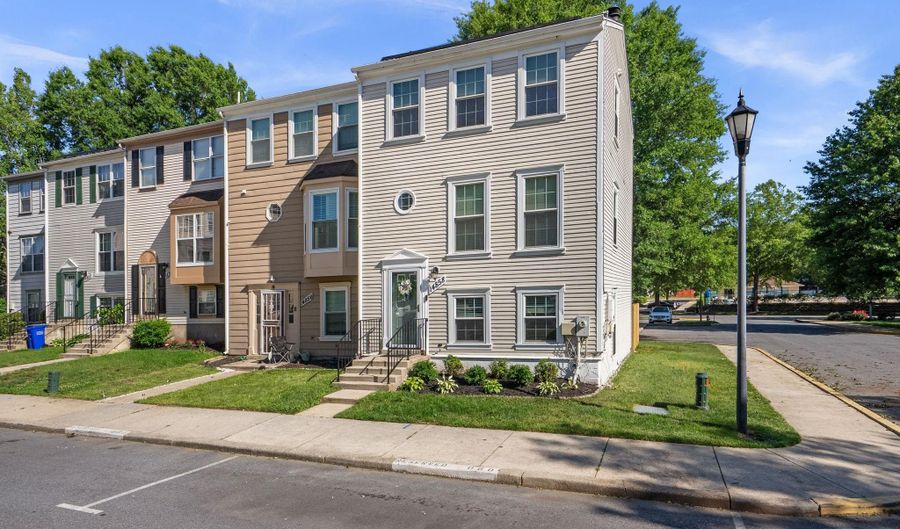 14858 LONDON Ln, Bowie, MD 20715 - 3 Beds, 3 Bath