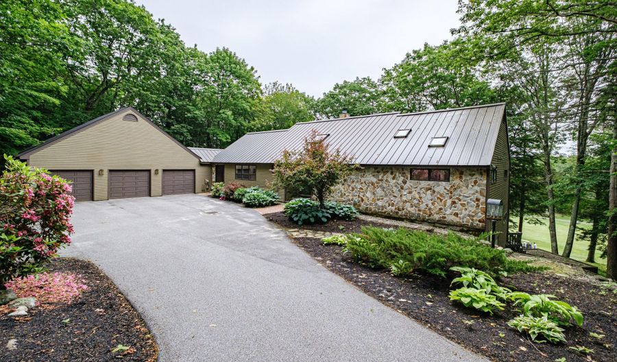 15 Inverness Rd, Falmouth, ME 04105 - 3 Beds, 4 Bath