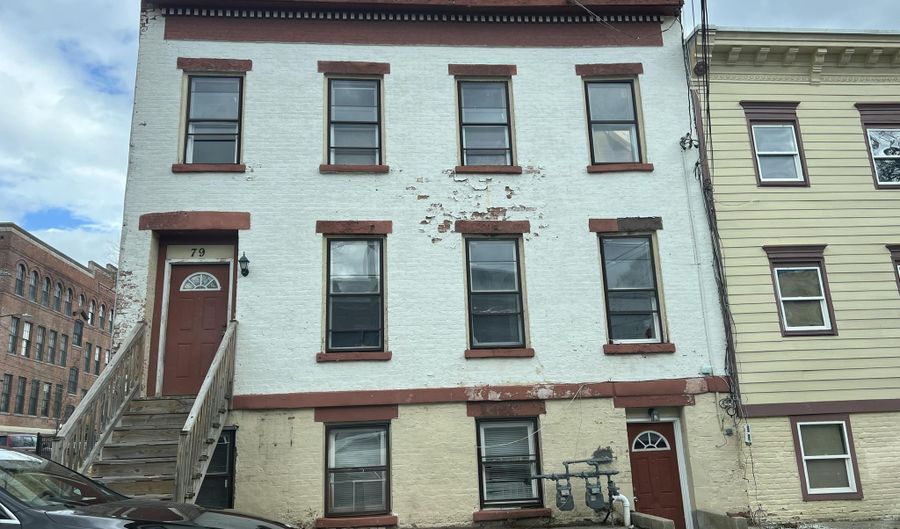 79 1st St, Albany, NY 12210 - 5 Beds, 3 Bath