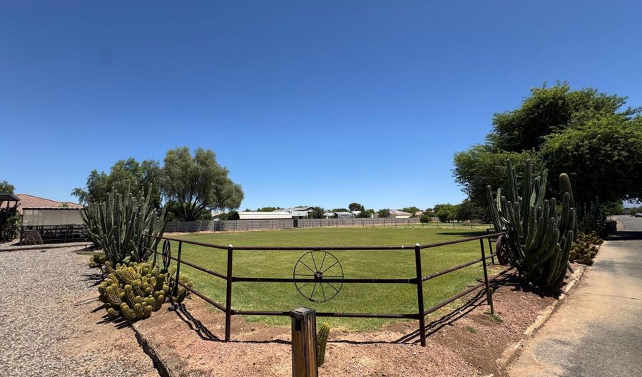 10446 W Encanto Blvd, Avondale, AZ 85392 - 3 Beds, 4 Bath