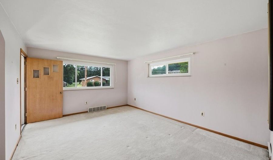 606 Golf Course Rd, Aliquippa, PA 15001 - 3 Beds, 0 Bath