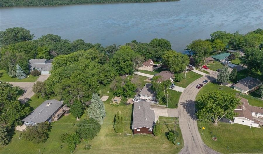 2101 Kenneth Dr, Albert Lea, MN 56007 - 4 Beds, 2 Bath