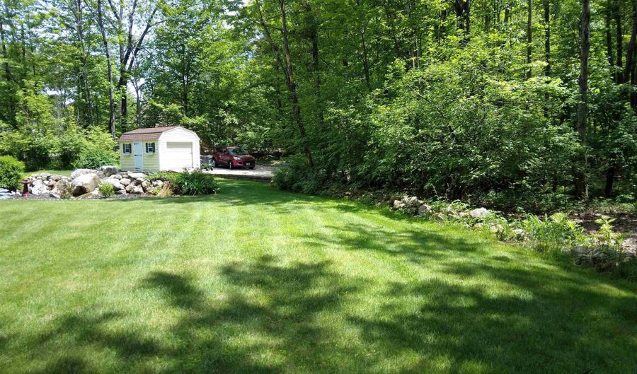 40 Lindahl Rd, Bedford, NH 03110 - 4 Beds, 3 Bath