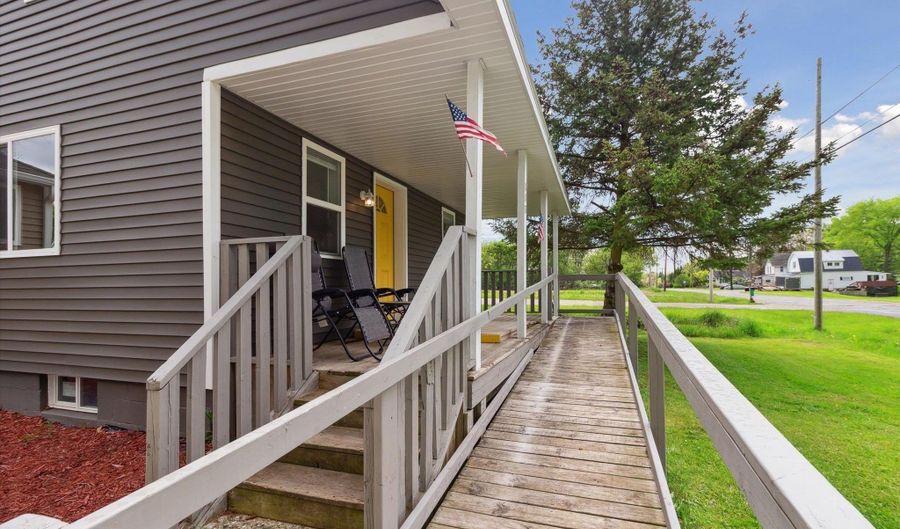 113 S Grover Ave, Alma, MI 48801 - 3 Beds, 2 Bath
