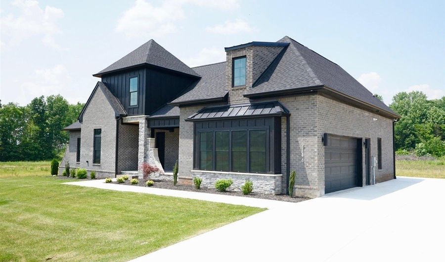 9144 Hermitage Ln, Alvaton, KY 42122 - 4 Beds, 4 Bath