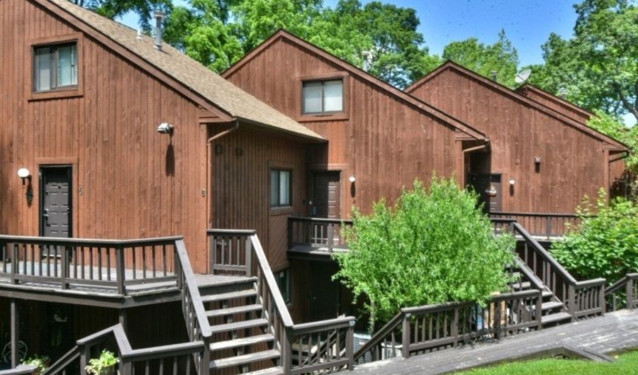 2 Davos Dr E 4, Alloway, NJ 07462 - 2 Beds, 1 Bath