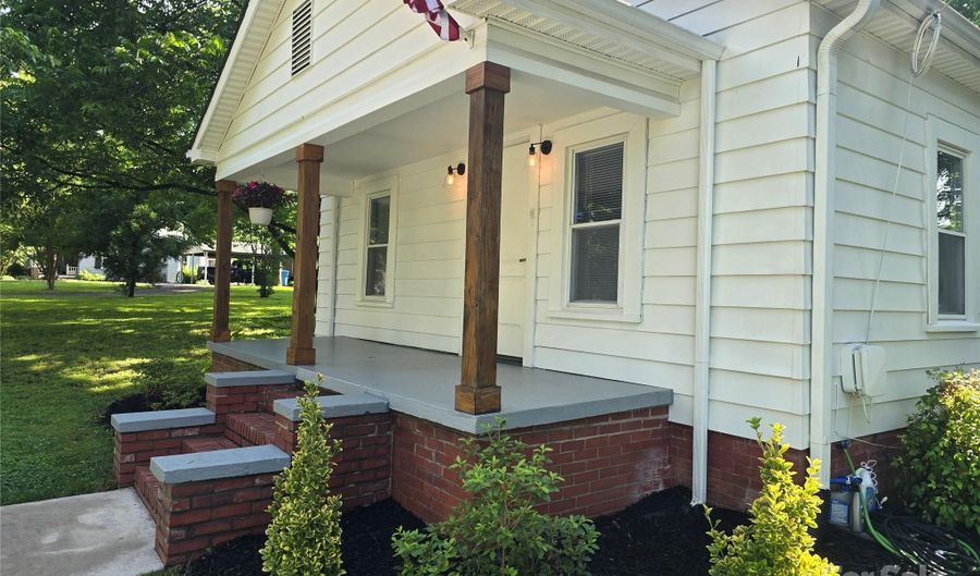 616 Laurel St, Albemarle, NC 28001 - 3 Beds, 2 Bath