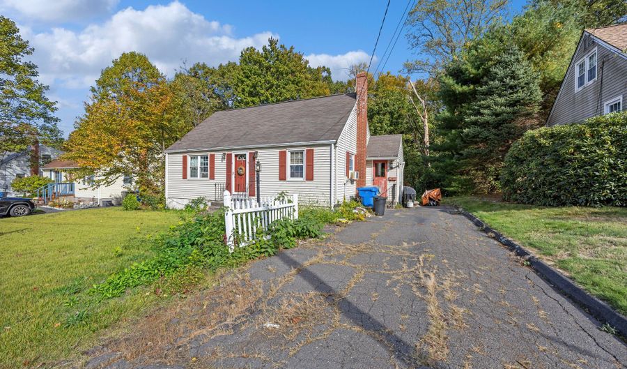 53 Harvest Ln, Bristol, CT 06010 - 2 Beds, 1 Bath