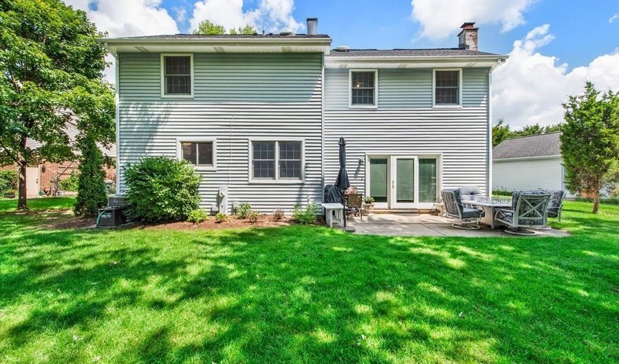 2012 N Yale Ave, Arlington Heights, IL 60004 - 4 Beds, 3 Bath