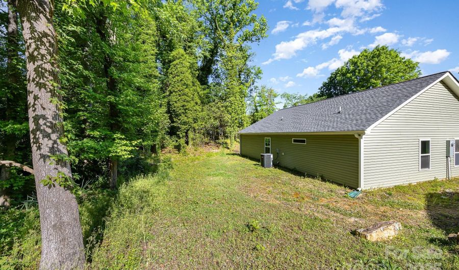 611 Fernwood Dr, Albemarle, NC 28001 - 3 Beds, 2 Bath