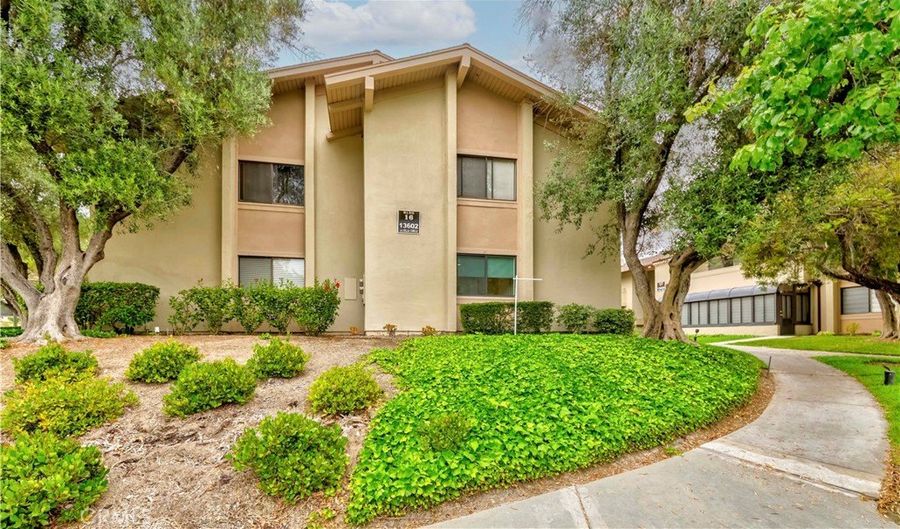 13602 La Jolla Cir 16-C, La Mirada, CA 90638 - 2 Beds, 2 Bath