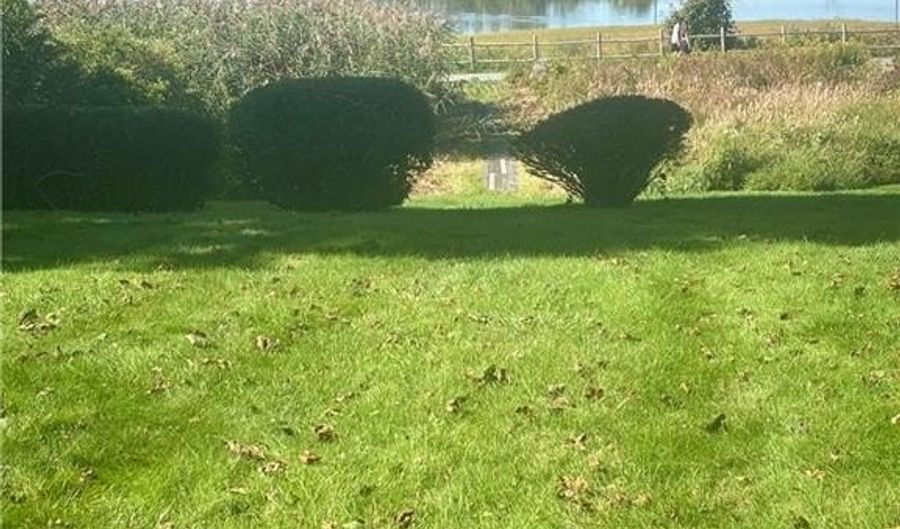 889 Hope St 3, Bristol, RI 02809 - 2 Beds, 1 Bath