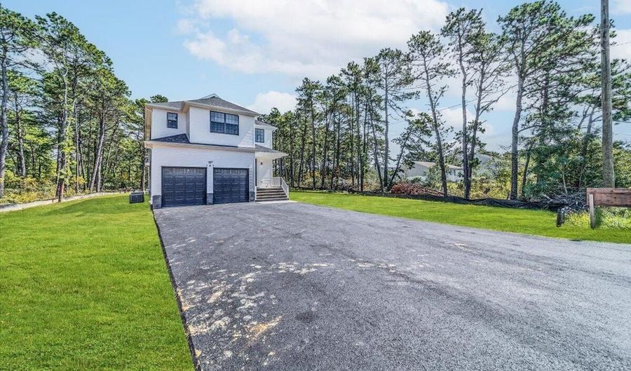 187 Grand Central Pkwy, Bayville, NJ 08721 - 5 Beds, 4 Bath