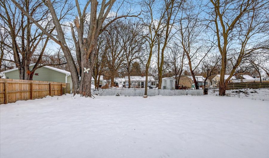 1014 Hall St, Albion, MI 49224 - 2 Beds, 1 Bath