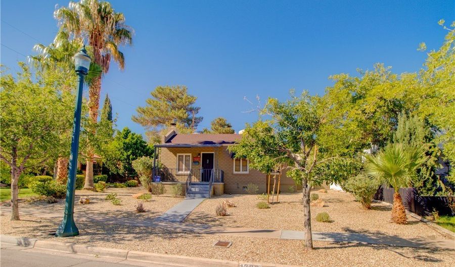 1332 Colorado St, Boulder City, NV 89005 - 2 Beds, 2 Bath