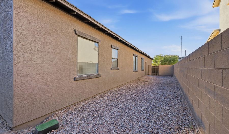 1457 W FLAMINGO Dr, Chandler, AZ 85286 - 3 Beds, 2 Bath