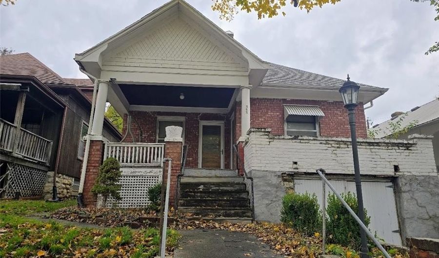 522 N 4th St, Atchison, KS 66002 - 2 Beds, 1 Bath