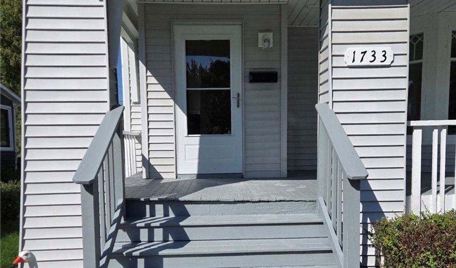 1733 E 47th St, Ashtabula, OH 44004 - 3 Beds, 2 Bath